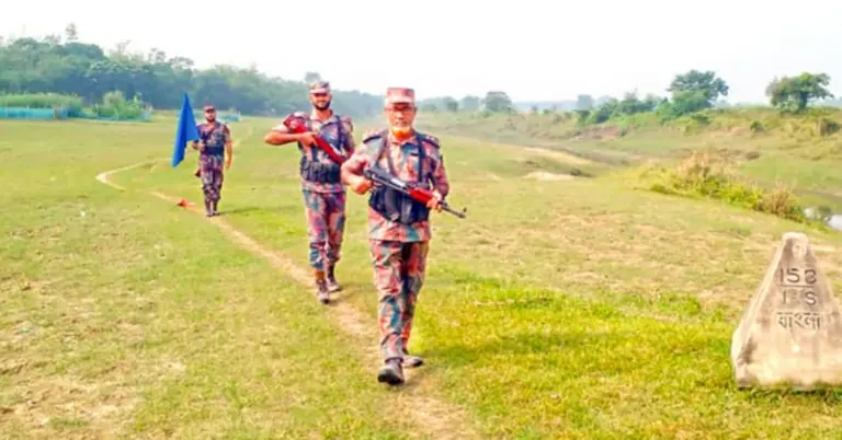 কুষ্টিয়া সীমান্তে বিজিবি সদস্যদের টহল